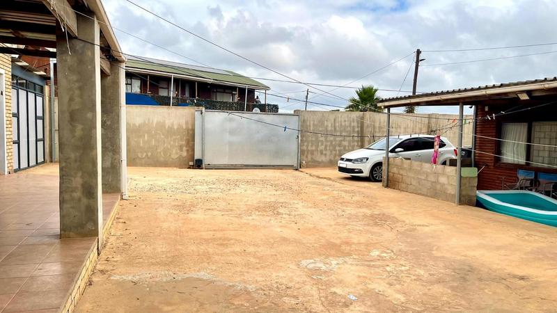 10 Bedroom Property for Sale in Chatsworth Western Cape